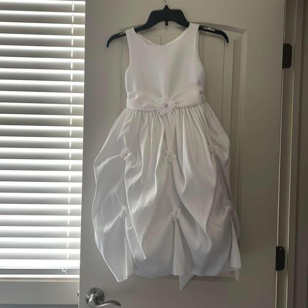 Cinderella white sleeveless girls dress Size 7